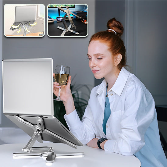 Femme travaillant sur son ordinateur portable posé sur un support pliable en aluminium, posture droite et sans douleur cervicale.