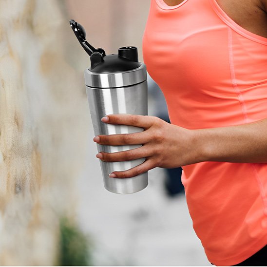 shaker protéine inox étanche 700 ml femme fitness