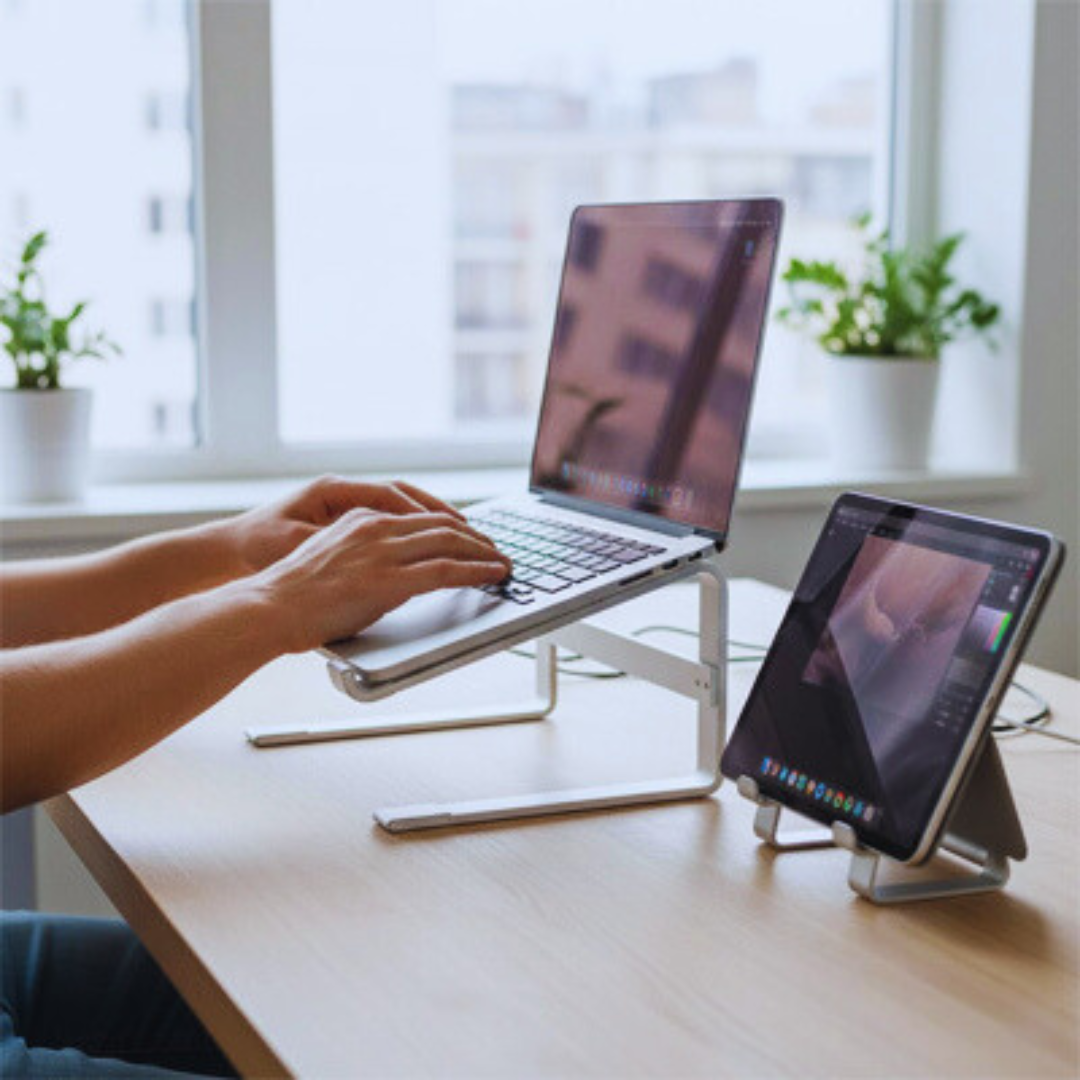 support ordinateur portable en aluminium favorisant le refroidissement et la ventilation naturelle