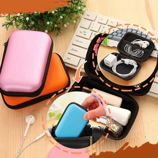 Organisateur de câble portable utilisé sur un bureau pour ranger écouteurs, chargeurs et câbles USB.